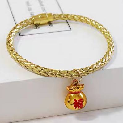 - Pet Collar Gold Color M 30Cm