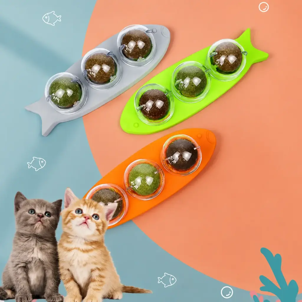 - Cat Toy Catnip​ Ball ជាប់ជញ្ជាំង